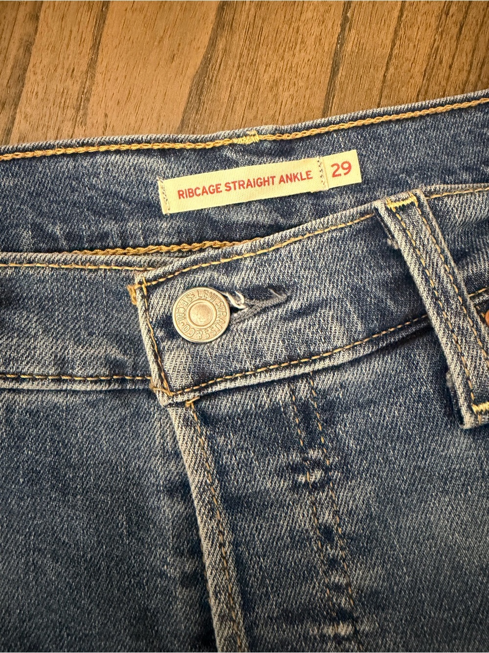 Levi’s Women’s Jeans Straight Ankle
Smoke free home size 29